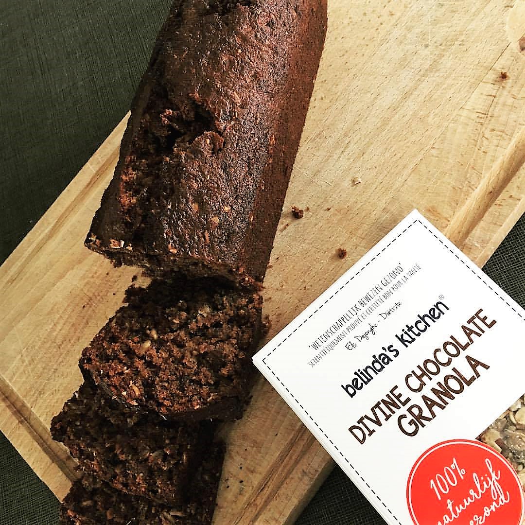 Banana Bread met Divine Chocolate Granola